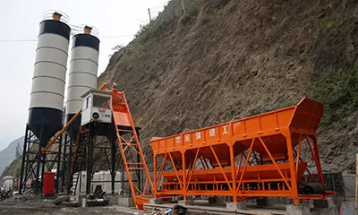 محطة خلط خرسانة HZS50 لمشروع طريق Wenchuan-Maerkang السريع 